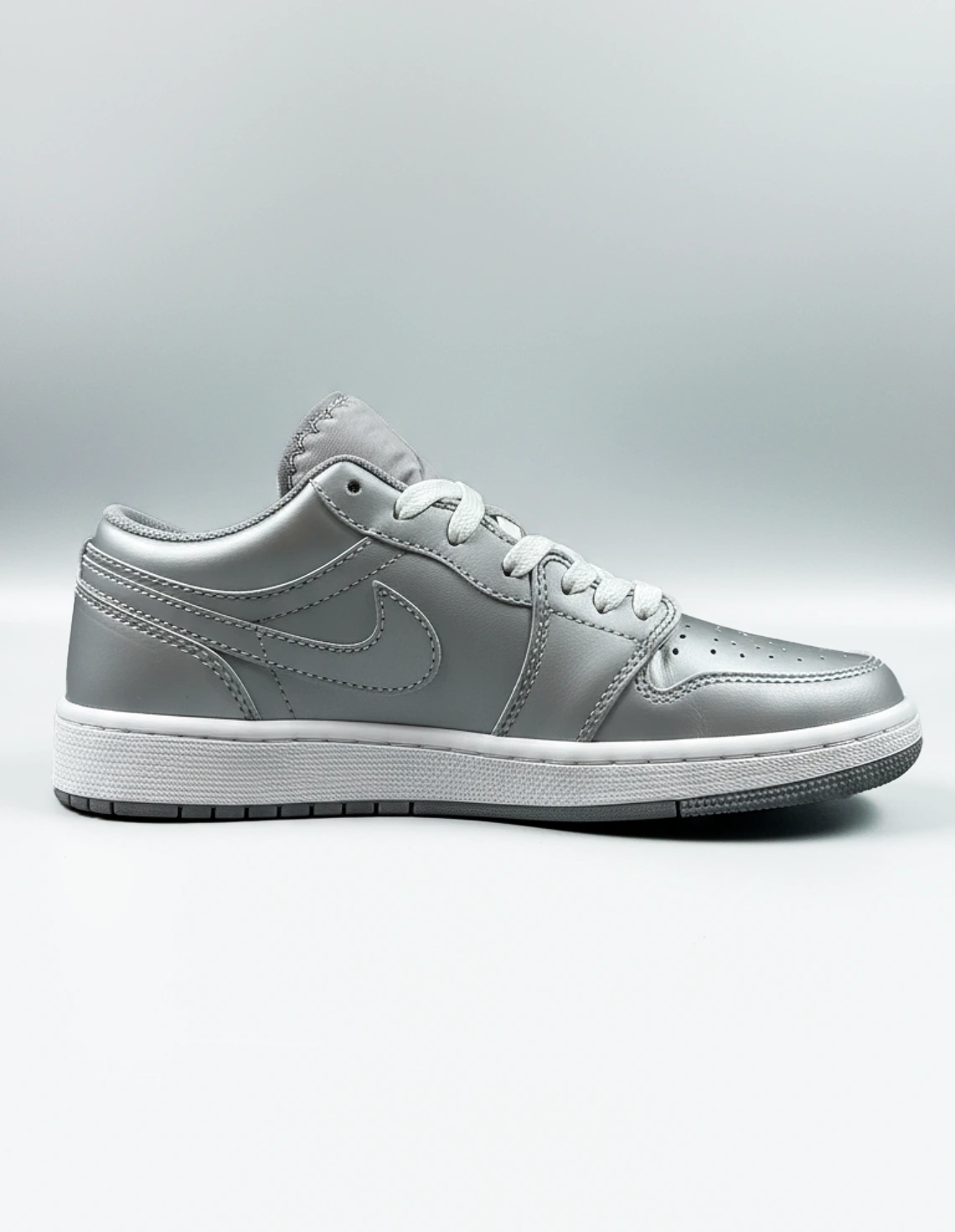 کفش روزانه زنانه نایک Nike Air Jordan 1 Low LX W