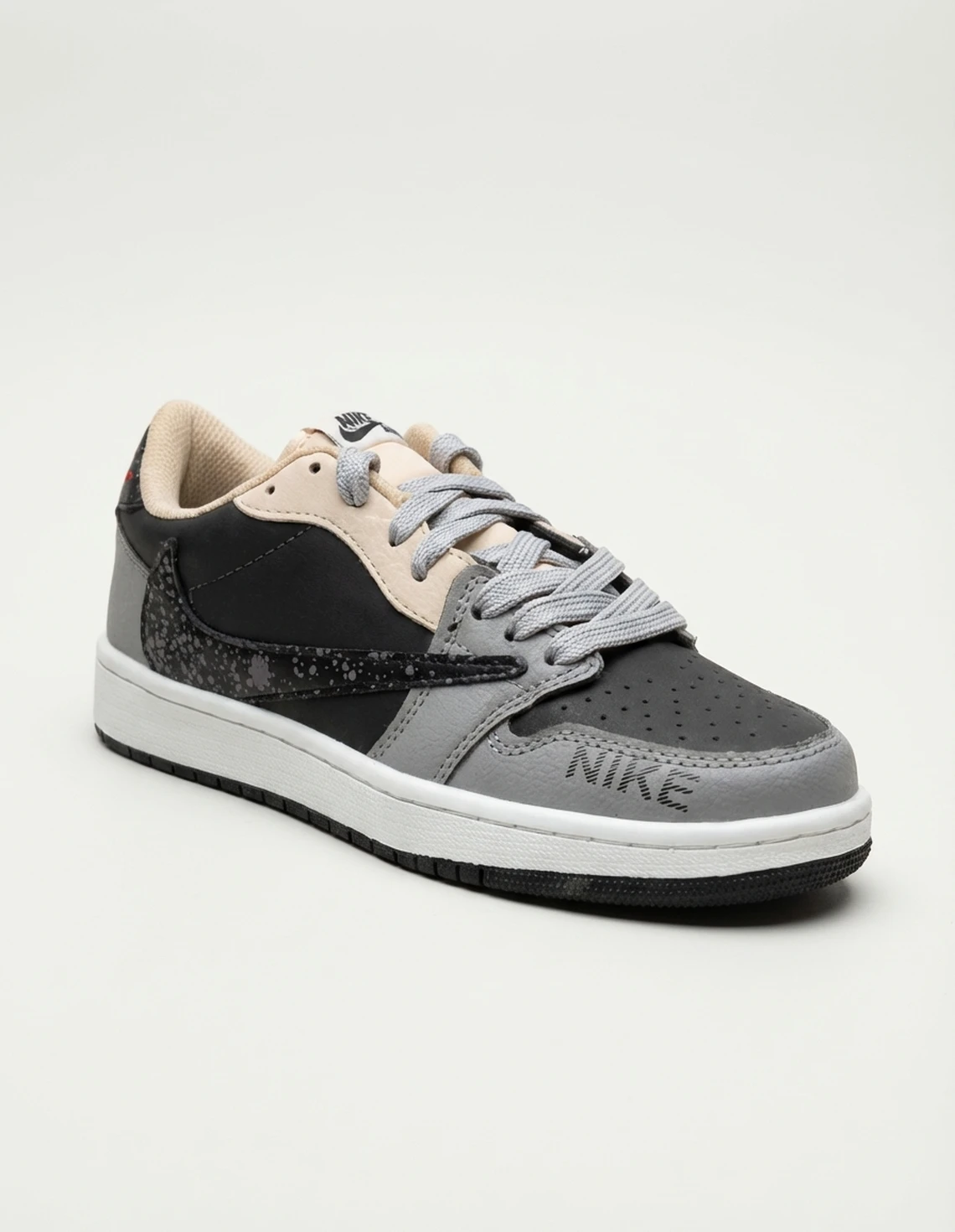 کفش روزانه زنانه نایک Nike Jordan 1 Low Travis Scott W